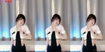 万众瞩目！虎牙星秀主播女神级别清纯美女【林小花】首次私人定制露逼裸舞大尺度流出不亏是网红真会整活