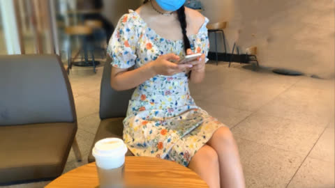 [原创] 惊险！塞着跳蛋去喝咖啡 震动的双腿受不了 带去酒店干的求饶