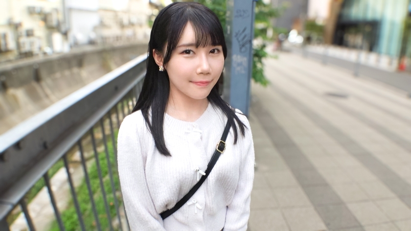 SIRO-5563 一个娇小的女孩梦想着新的体验，于是报名应聘！虽然她拥有敏感而性感的身体，但在被后入后，她更是兴奋不已！她被后入，一次又一次地达到高潮！如此快感，让她情不自禁地翩翩起舞！【首次拍摄】AV应聘线上→AV体验拍摄2451