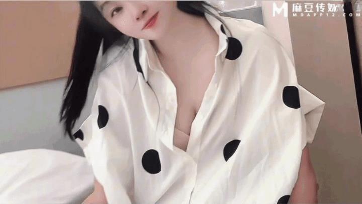 女推销员为了钱上酒店找老板出卖身体