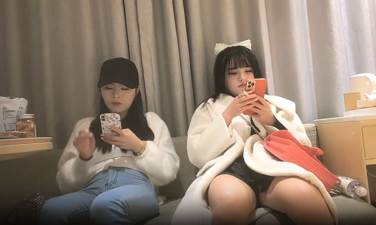 00后可爱小萝莉,粉嫩青春精彩依旧