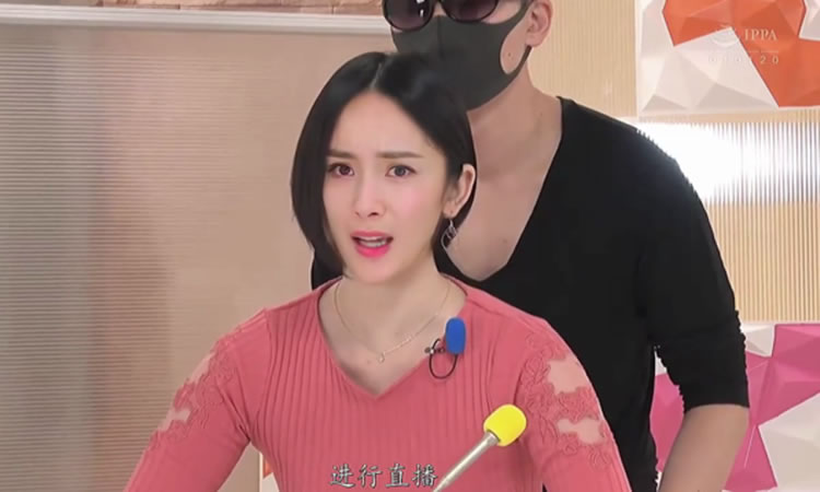 明星换脸,杨幂边主持节目边被干