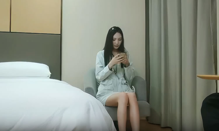今晚高端车模专场,175长腿极品御姐风范,肤白貌美小姐姐,打桩机花式爆操玩个痛快