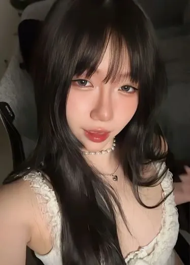 【这才是纯欲天花板女神第二弹】每一次插入都能听到很多水声一脸清纯反差的样子还是你喜欢的女神吗