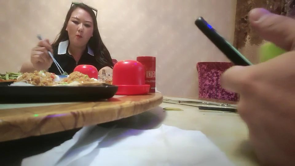 国产探花.下海直播偷拍操富婆一下子赚两份