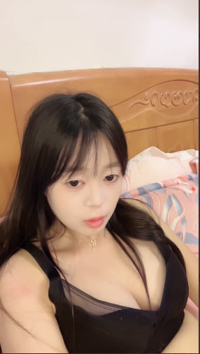 少女姐妹！出租屋里淫乱无比3P又双飞