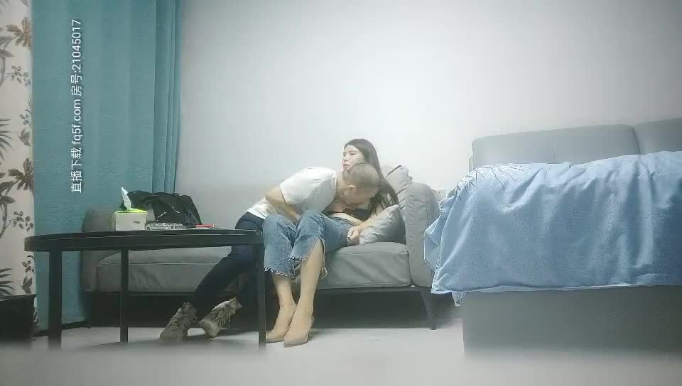 【B哥探花】极品甜美短裙小姐姐，修长美腿苗条身材，扭动屁股上下套弄，站立后入撞击