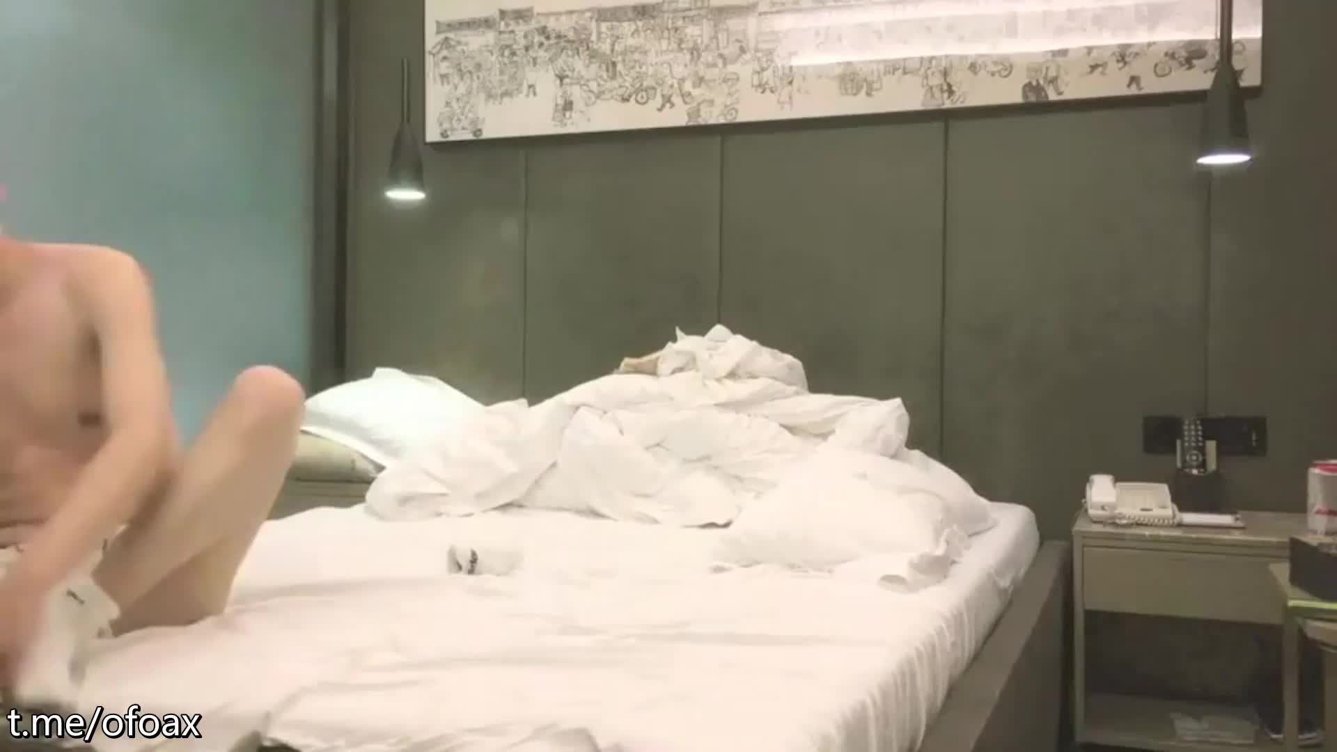 【探花精选】青春良家美眉 坏蛋我要回家 头有点痛 啊真的很痛太大了 能不能快点 妹子喝了酒带回房间强行脱裤子舔逼啪啪 射了一肚皮
