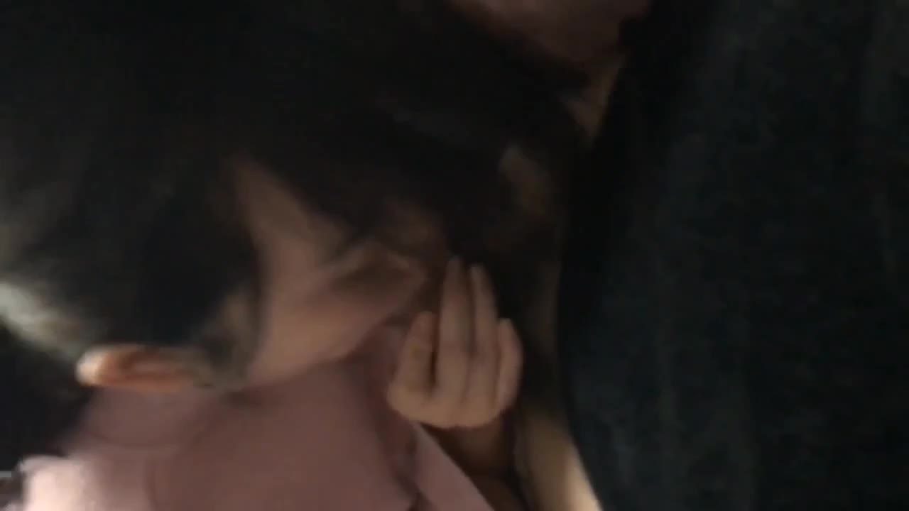 极品少妇出轨偷情，表情销魂，紧实的蜜桃臀被肉棒疯狂入侵。 “我操你舒服还是你老公操你舒服”对白精彩刺激