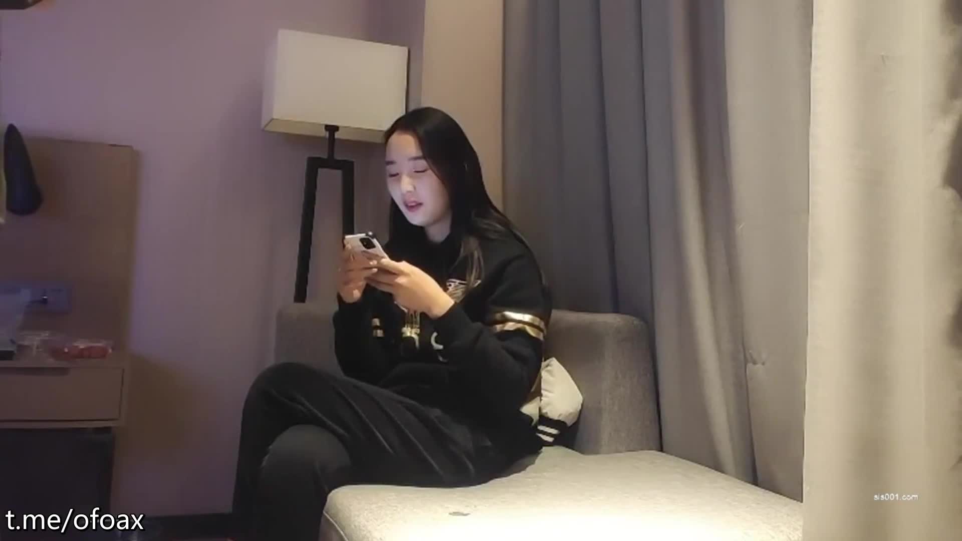 【探花精选】大奶美女 已经这么湿啦 太久了痛 哥弄不出来你不难受吗 没事 身材苗条 逼逼研究了半天 操了半天出不来最后口也没口出来