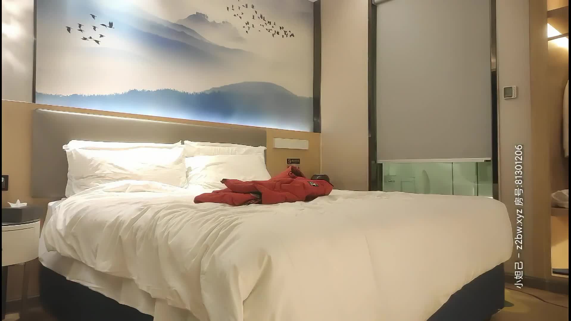 【鸭哥探花】啪啪颜值不错极其丰满的妹子，按头狠狠插嘴