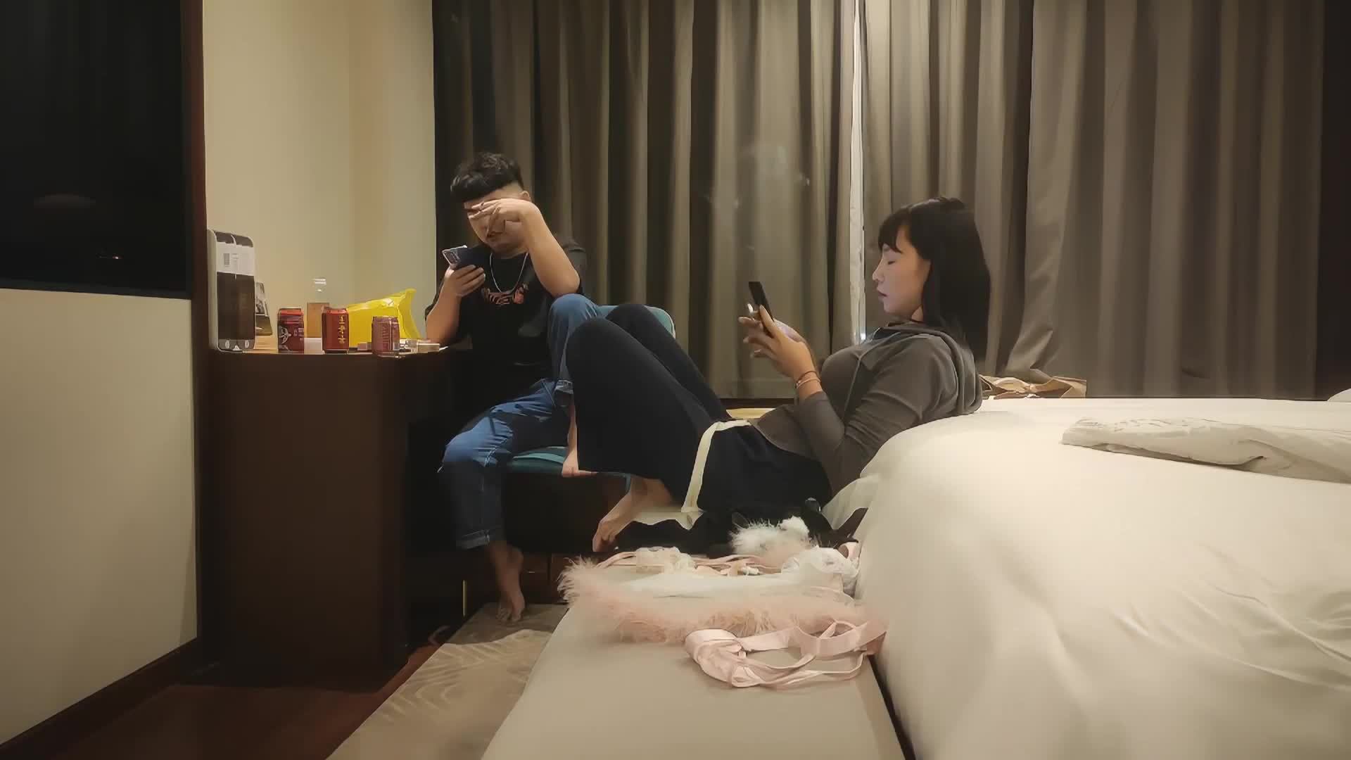 【探花精选】漂亮大奶少妇 做你的小兔兔仆人 啊舒服今天你好硬 身材苗条自备白丝情趣装 吃鸡舔菊花调情被小哥多姿势猛怼娇喘不停