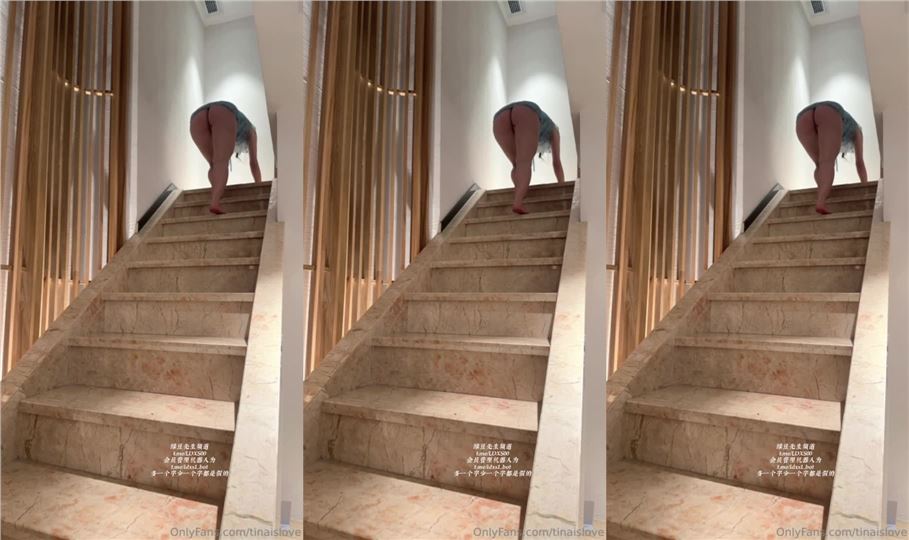 绝美胚子，万人直播间指令学狗爬，然后穿上泳衣深深的插入