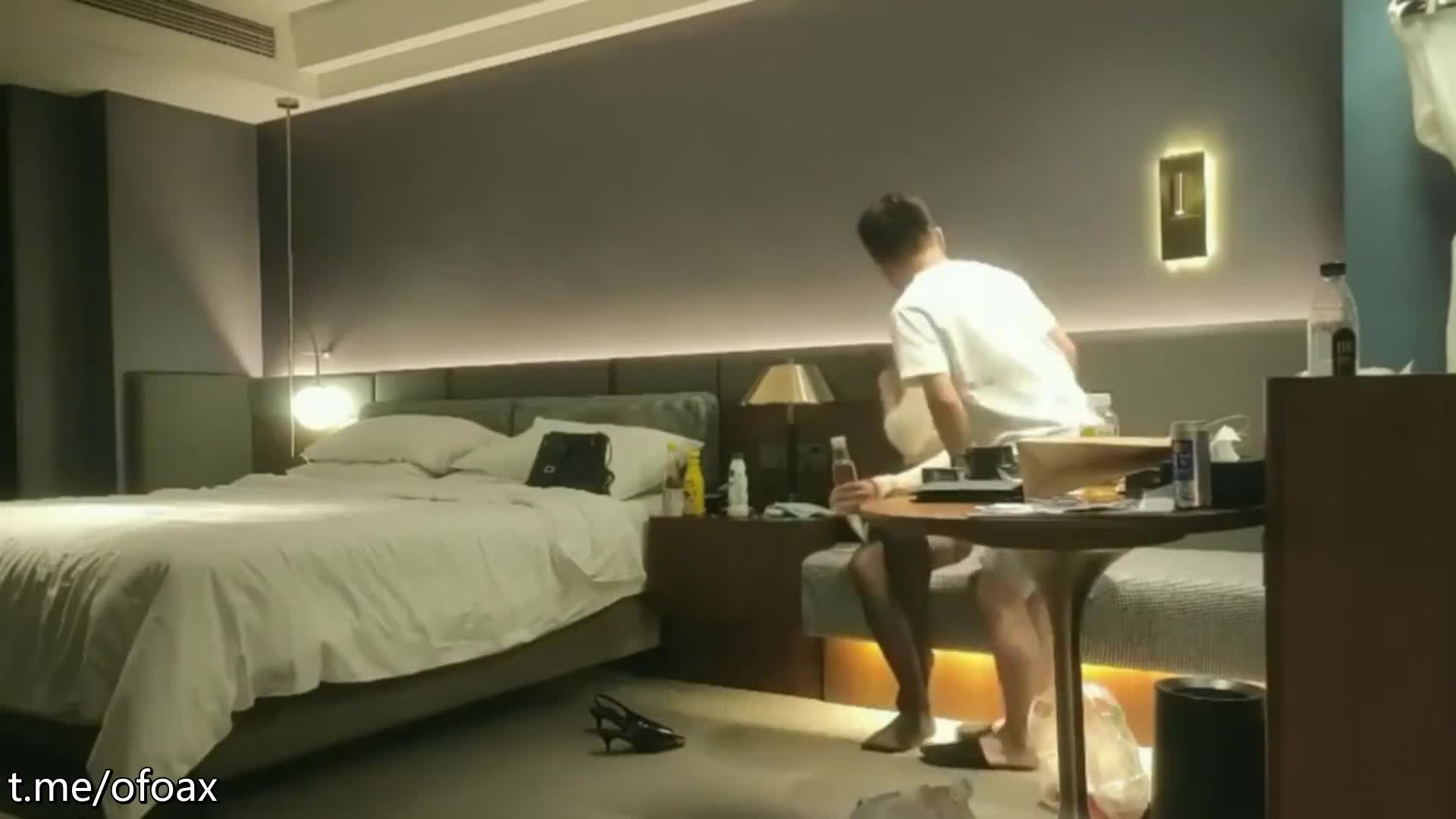 【探花精选】黑丝长腿美女吃鸡啪啪 我的逼很肥会夹你鸡鸡 舔的我全身颤抖 你好猛怎么不射 被小伙多姿势操的爽叫不停